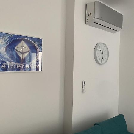 Bitcoin And Ethereum Deluxe Apartments Бар Экстерьер фото