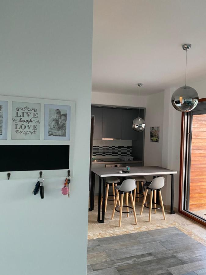 Bitcoin And Ethereum Deluxe Apartments Бар Экстерьер фото