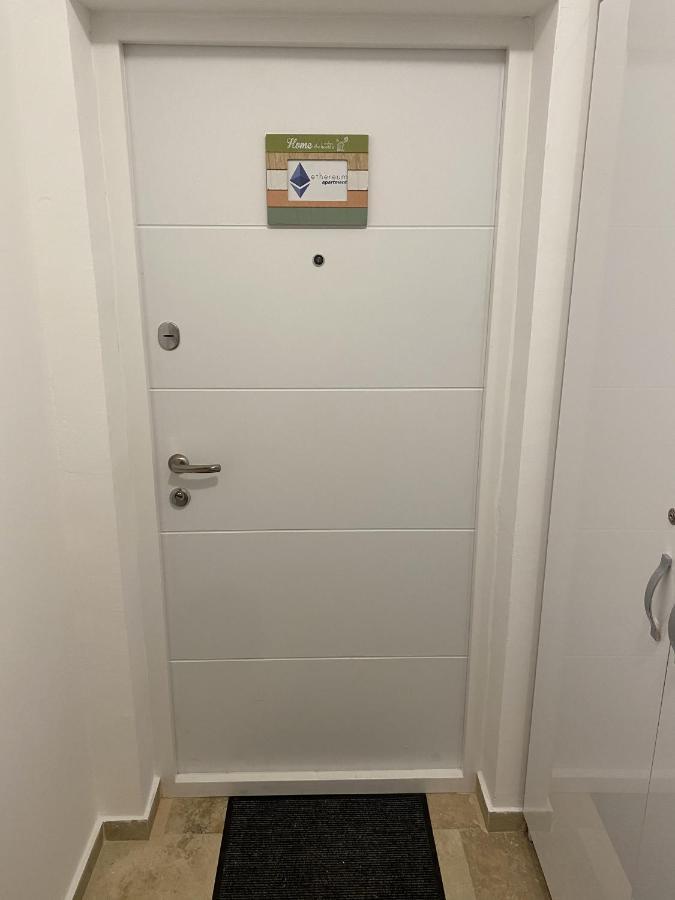 Bitcoin And Ethereum Deluxe Apartments Бар Экстерьер фото